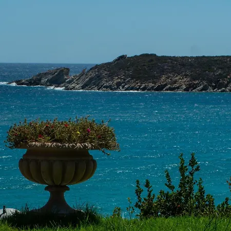 Dr Spyrou Seafront * Petriaí